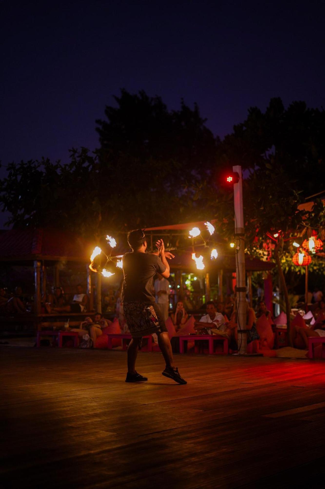 Pinkcoco Gili Trawangan - Constant Surprises - For Cool Adults Only Otel Dış mekan fotoğraf